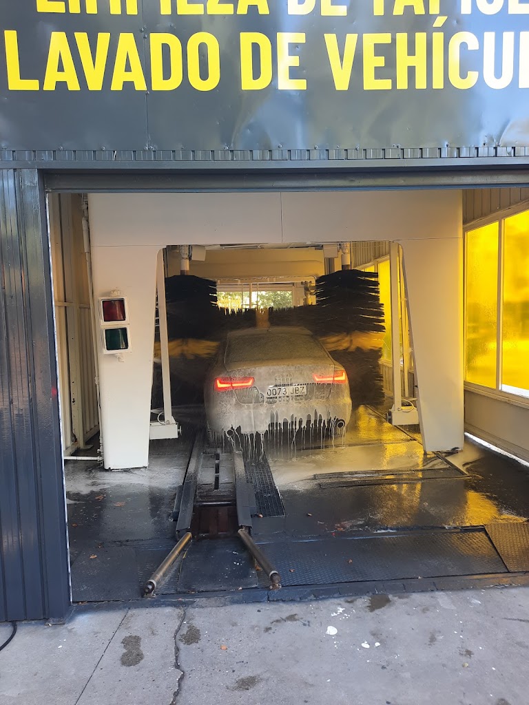 Taller y lavadero Akuauto Sl — Exterior