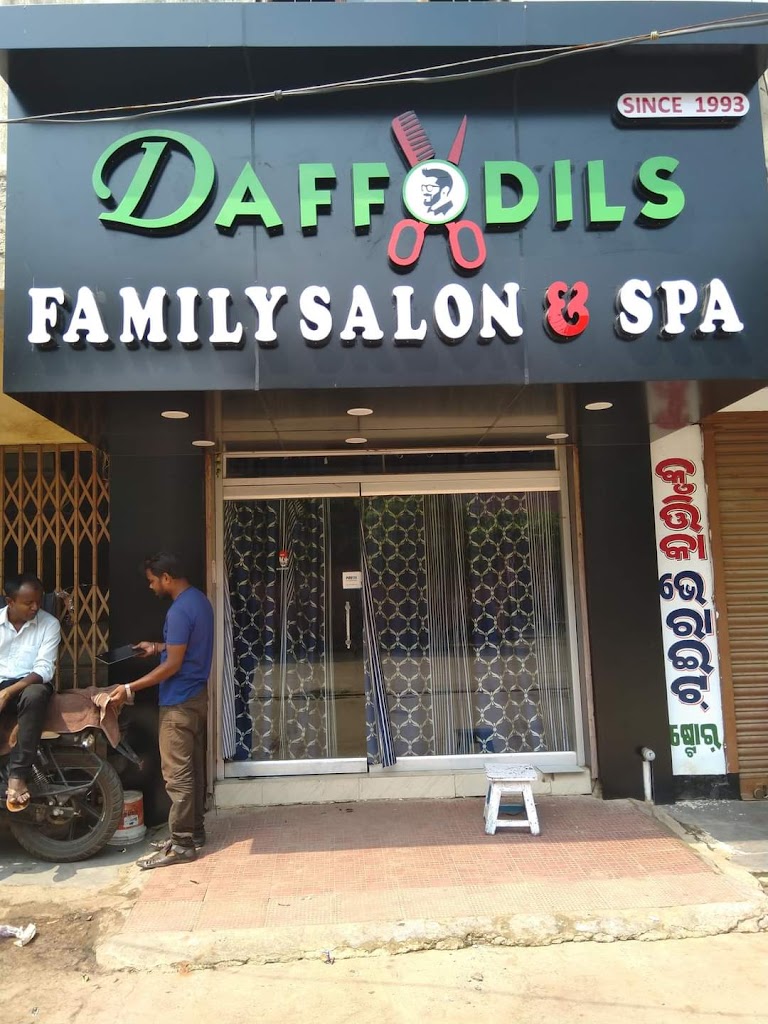 Daffodils Gents Salon