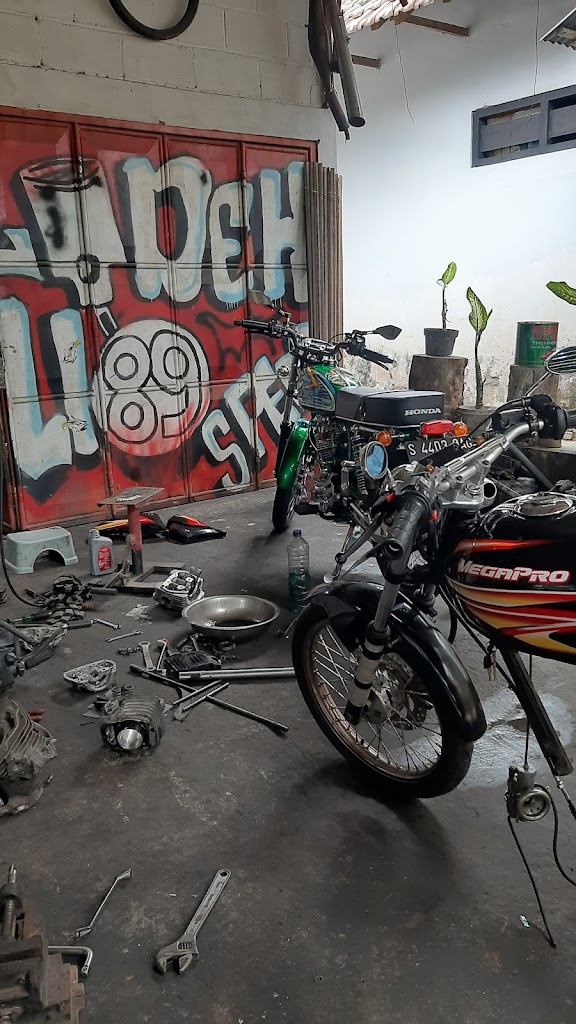 Bengkel Om Wahyu Modif Motor