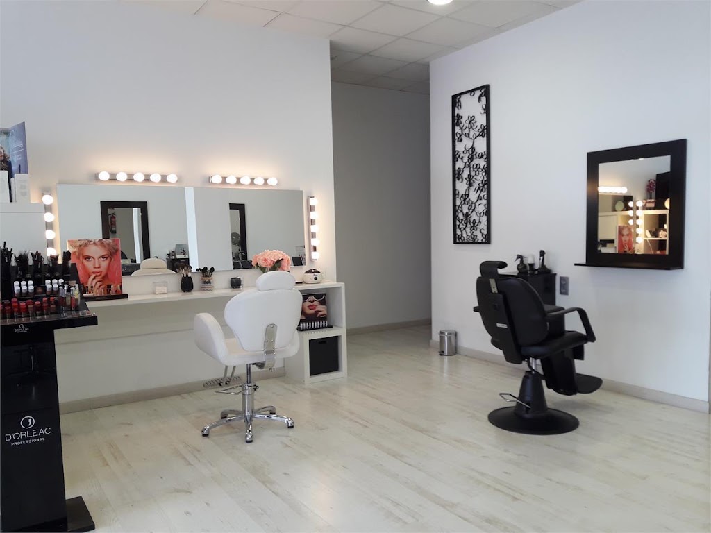 Mar Vidal Peluqueria — Interior