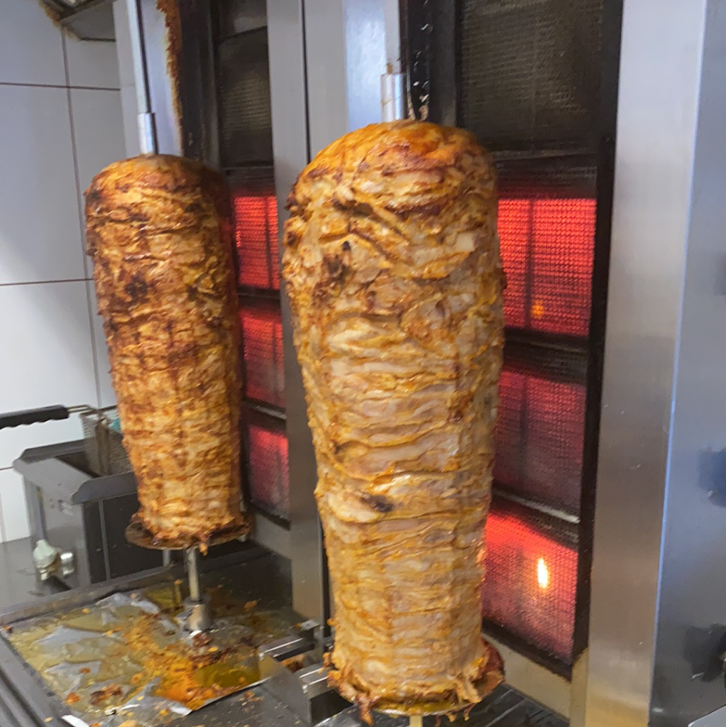Food Station (1-2-3) — Comida y bebida