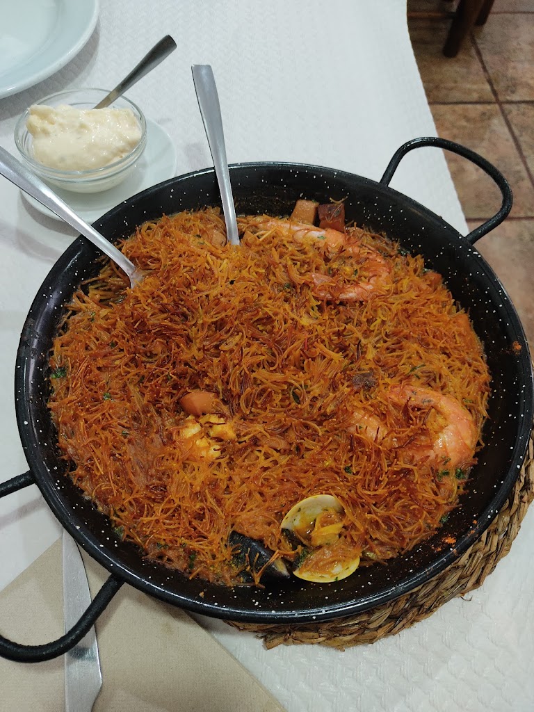 Restaurant La Bona Cuina — Paella
