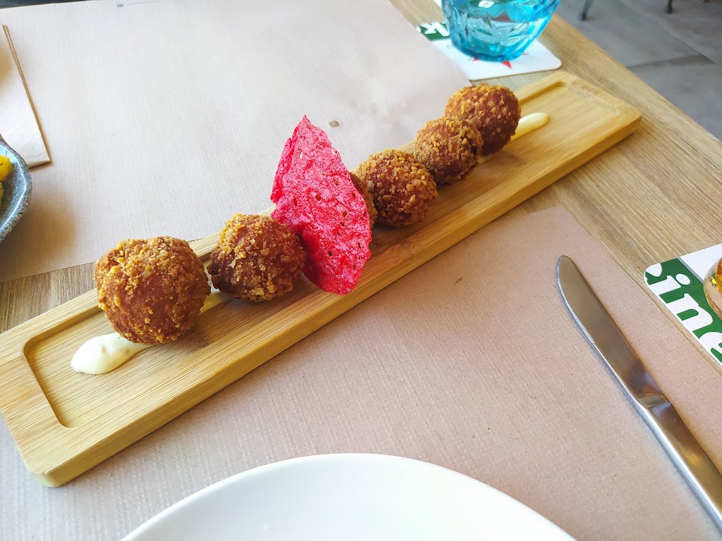 KBN Avenue — Comida y bebida