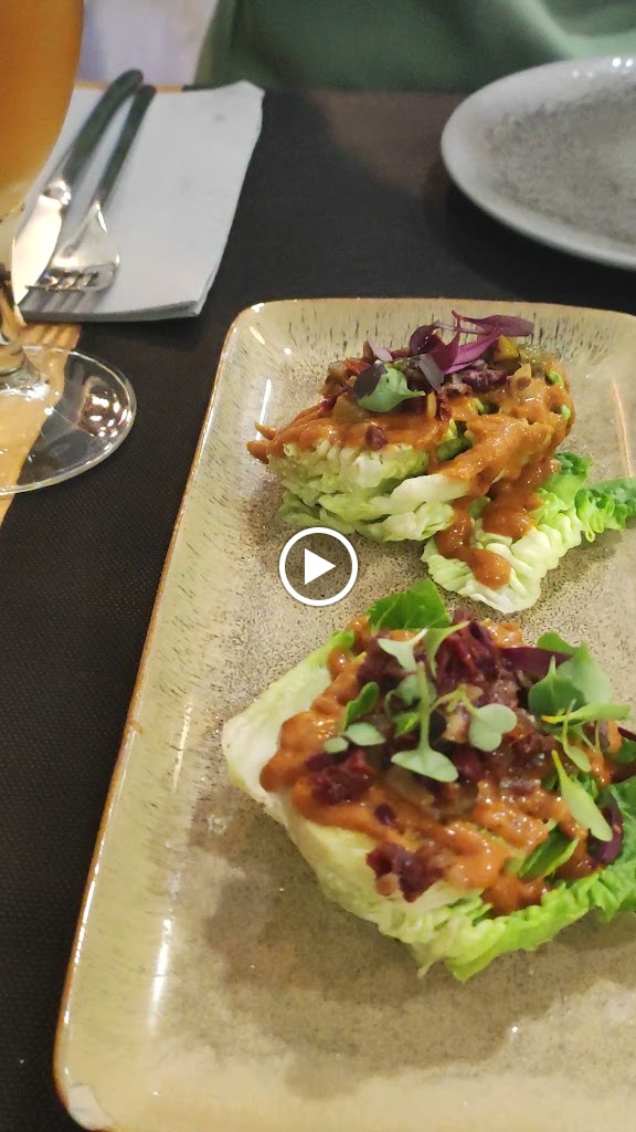 L'Hac Restaurant — Videos