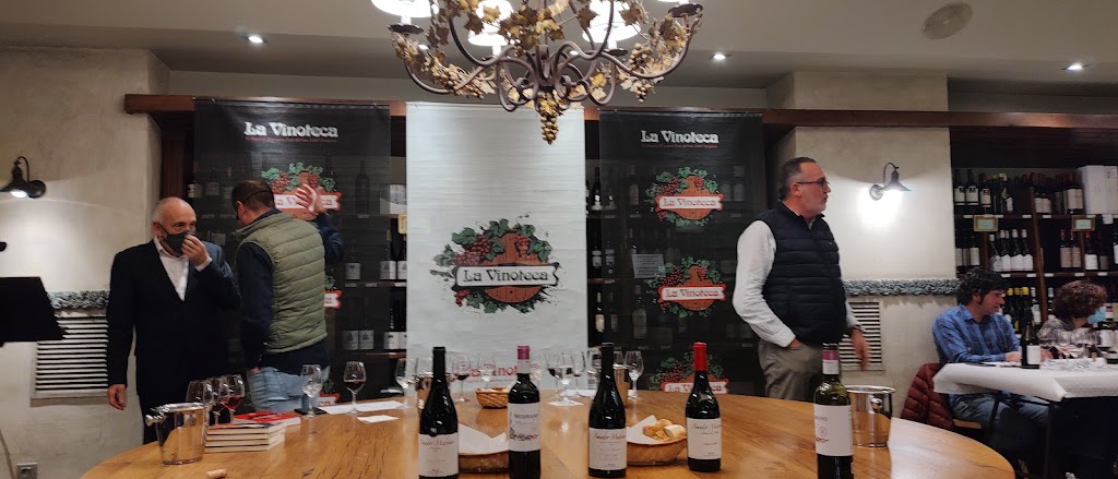 La Vinoteca La Plaza Del Vino — Ambiente