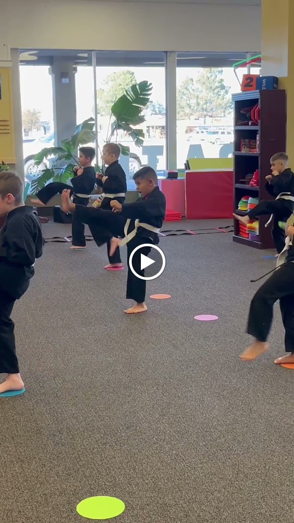  Aka To Kuro Martial Arts School