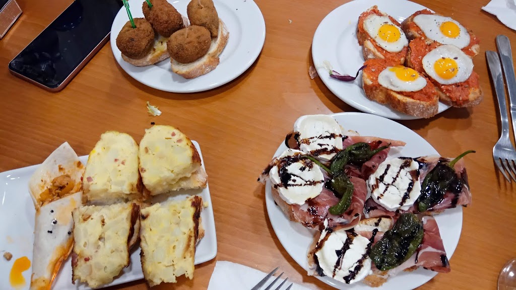 Cafeteria Bon Gust — Comida y bebida