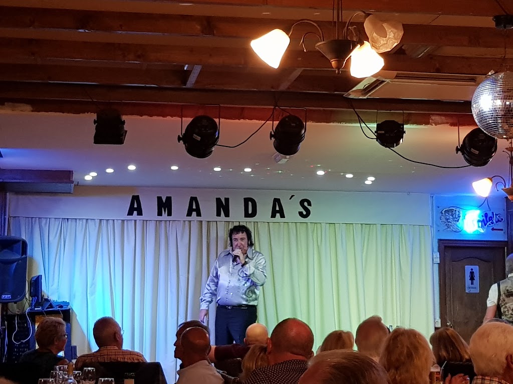 Amanda's Bar — Escenario