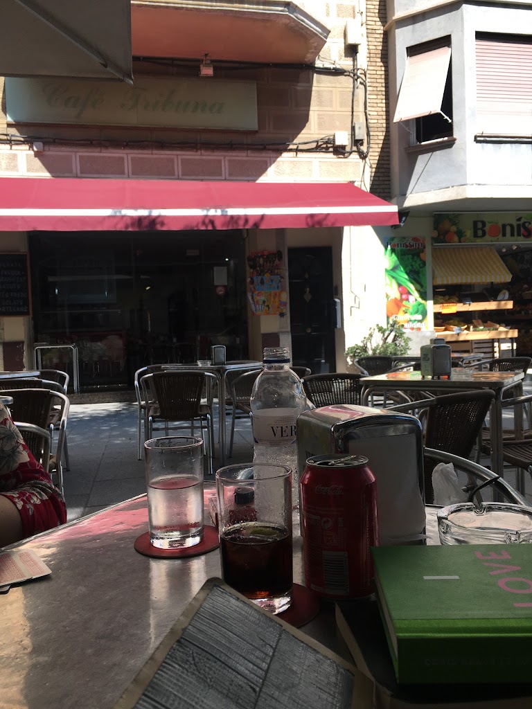 Cafe Tribuna — Ambiente