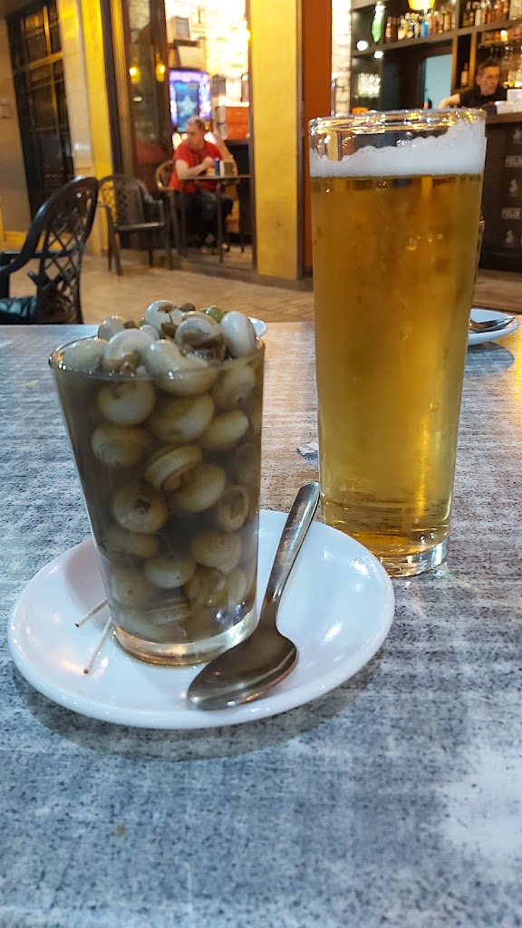 Bar Casa Felix — Comida y bebida