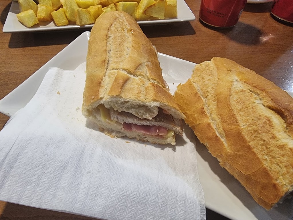bar jessi — Comida y bebida