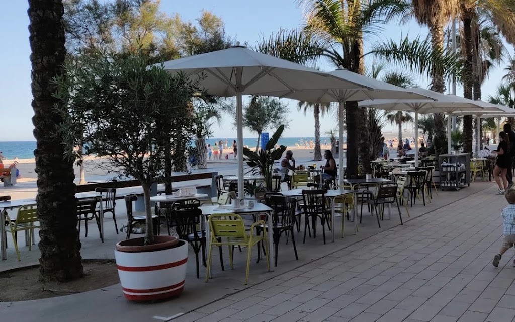 Can Pizza Badalona — Ambiente