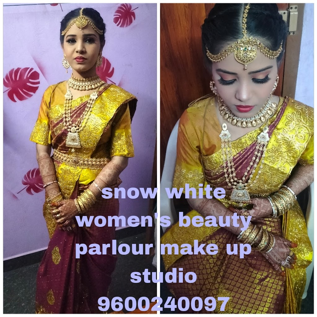 Snow White Beauty Parlour