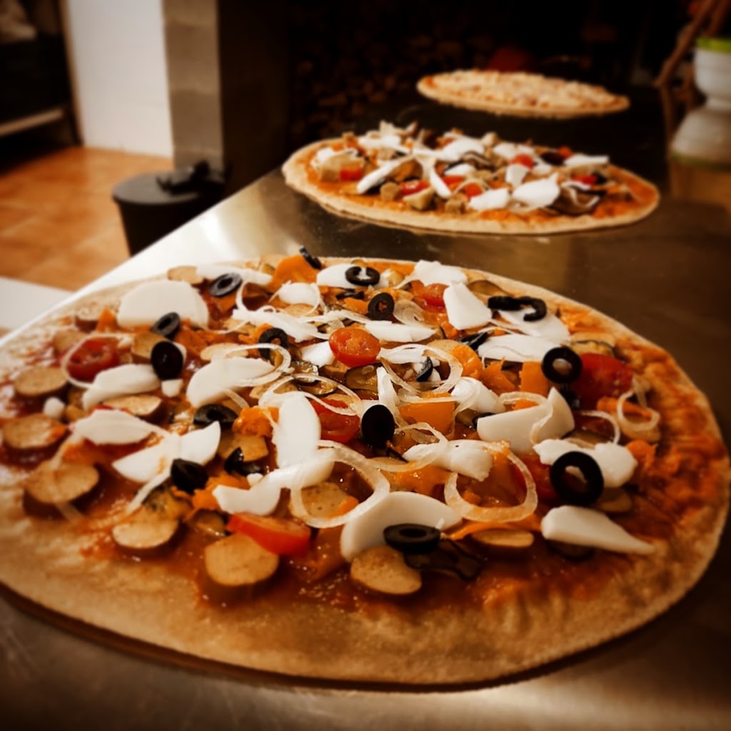 Pizza + — Comida y bebida