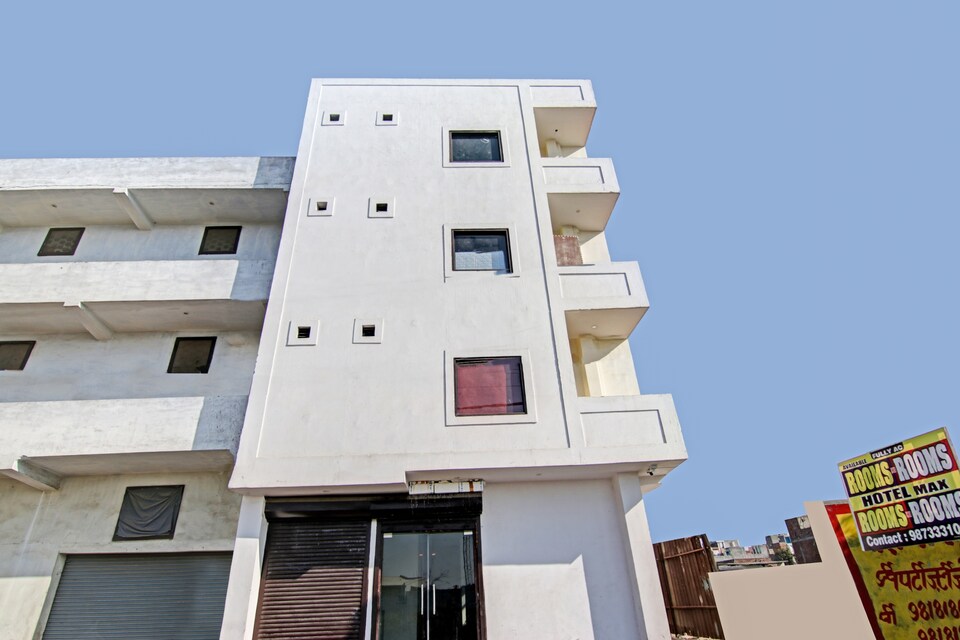 Flagship Hotel Max Near Samaypur Badli Metro Station