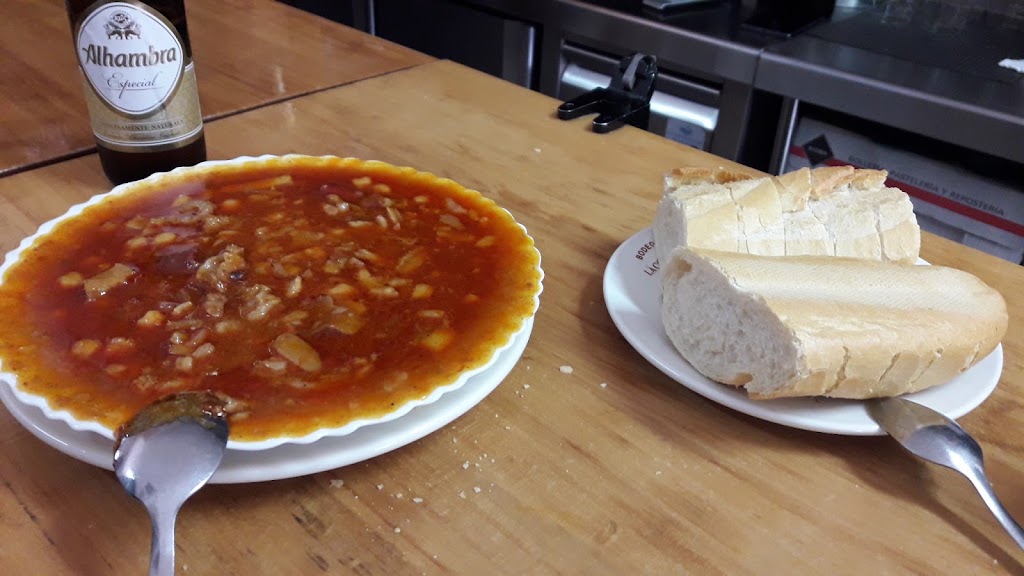 Bodega La Colmena — Comida y bebida