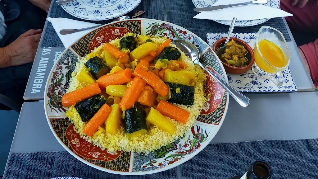 Restaurante Aljaima on the Strand — Comida y bebida