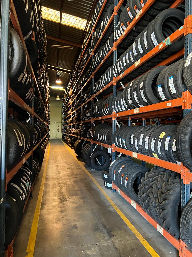 Dontyre Almeria — Interior