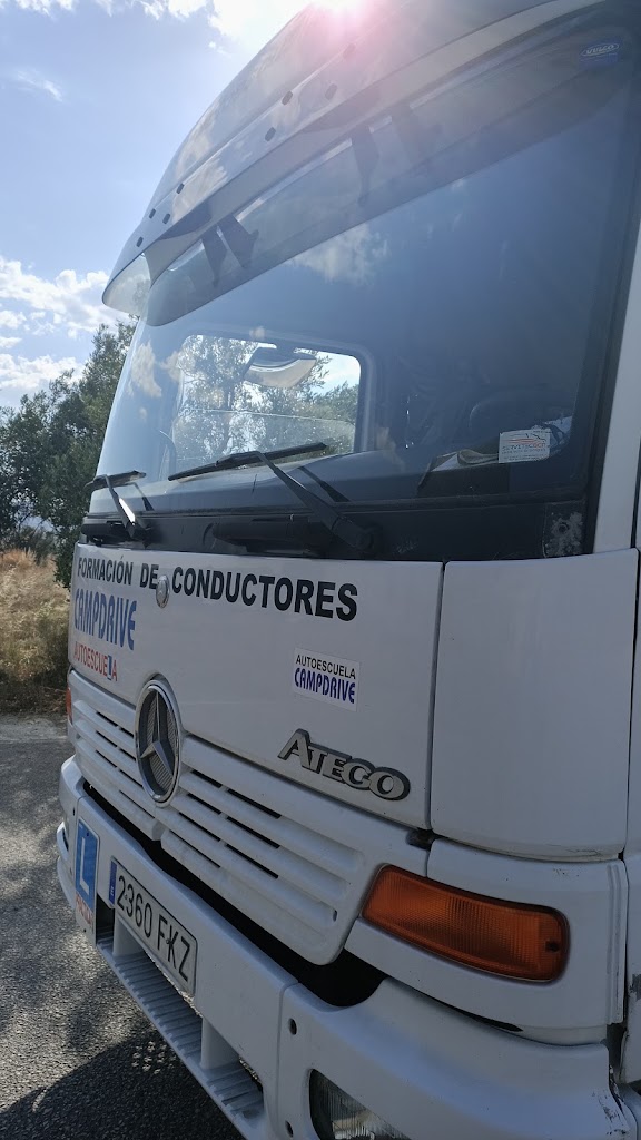 Autoescuela Campdrive — Automovil