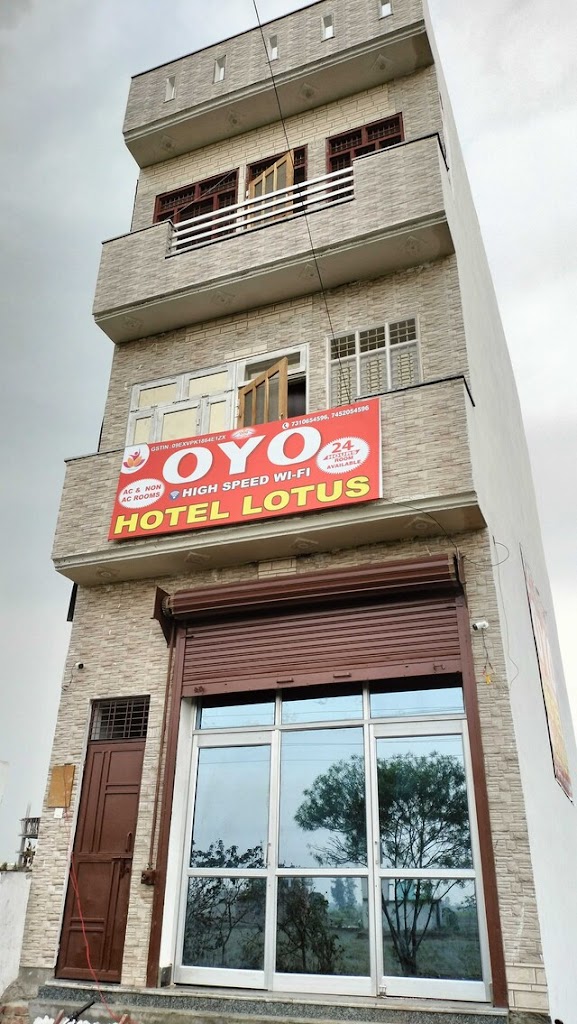 Oyo 810370 Hotel Lotus