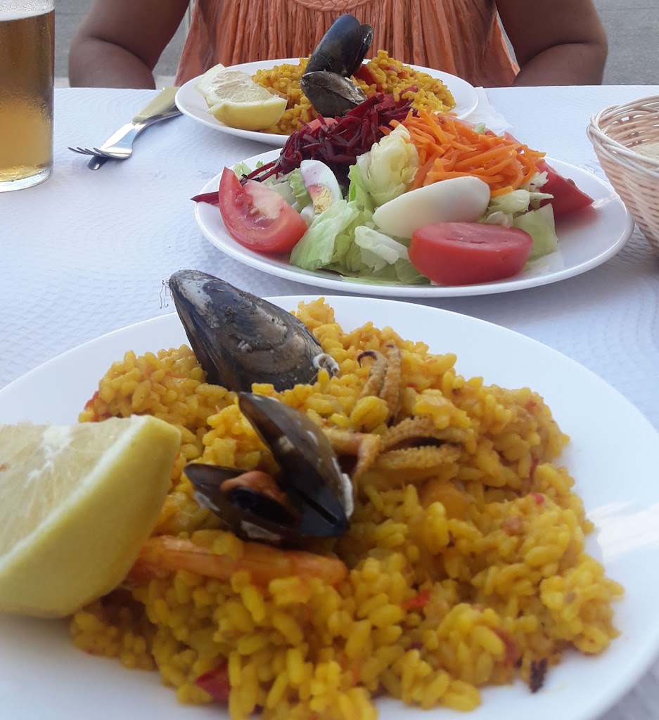 Cafe Bar Fernando Caribu — Paella