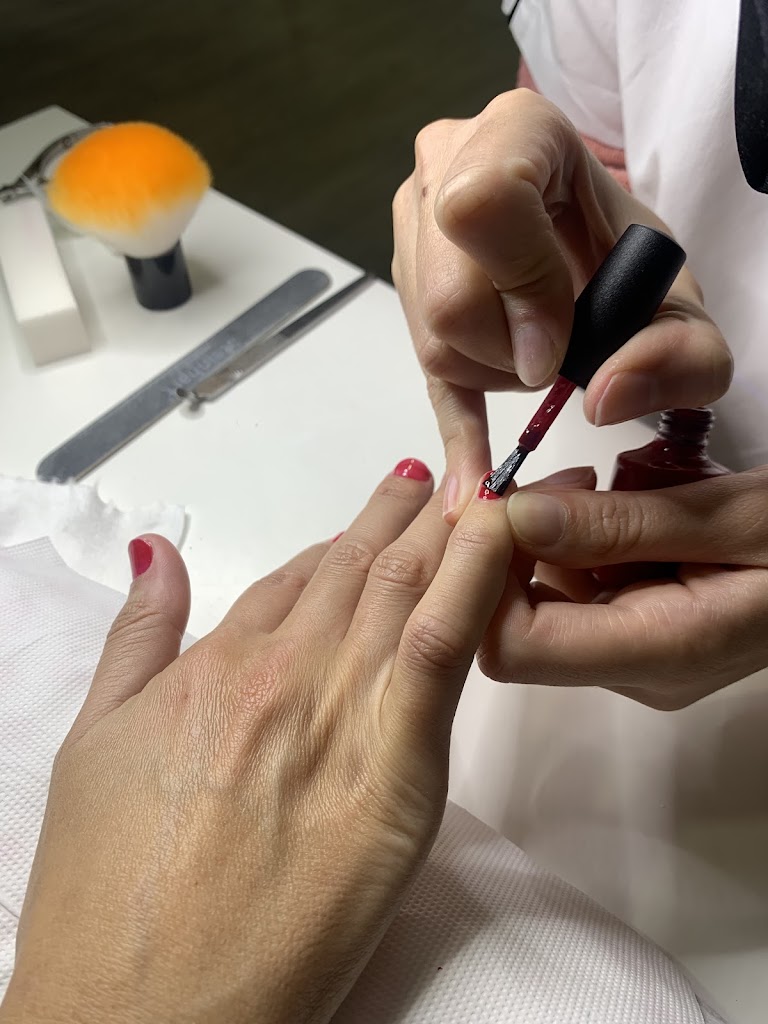 Instituto de Belleza Isabel — Manicura