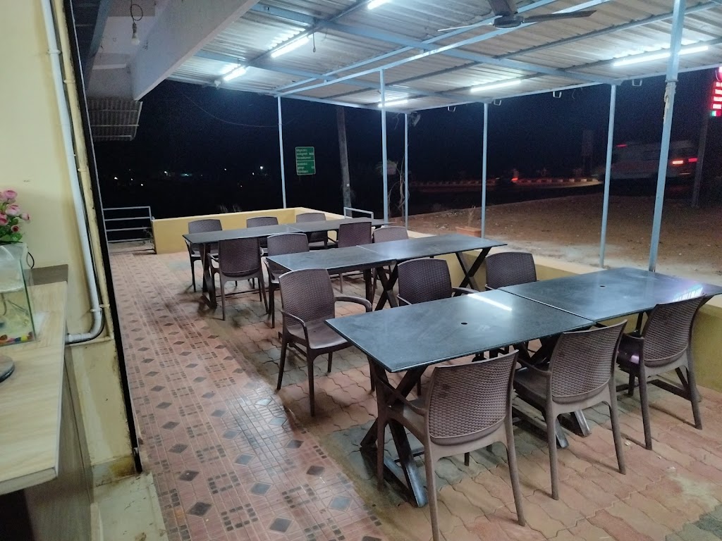 Hotel Aathithya ಹೋಟೆಲ್ ಆತಿಥ್ಯ - Restaurant in Murudeshwar