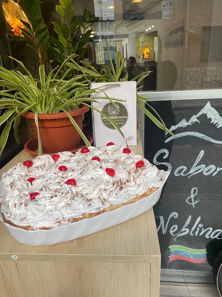 Sabores Y Neblina — Comida y bebida