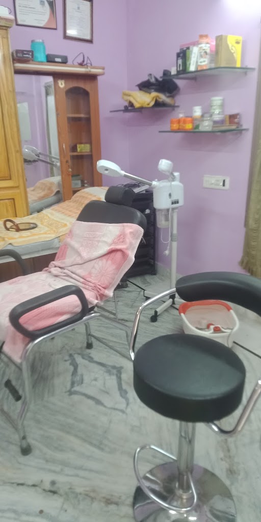 Queens Beauty Parlour