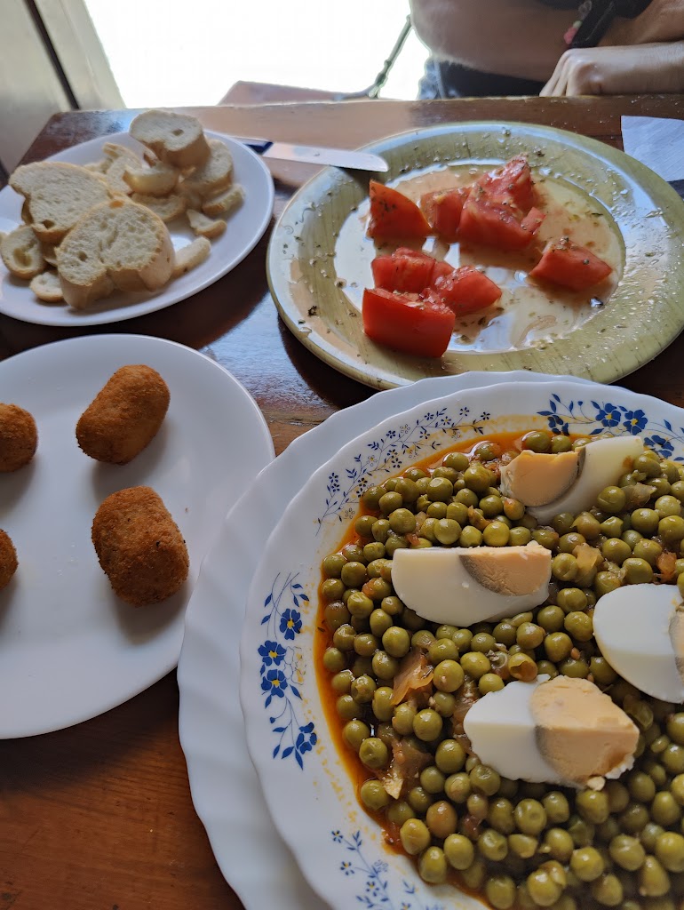Casa Vidal — Comida y bebida