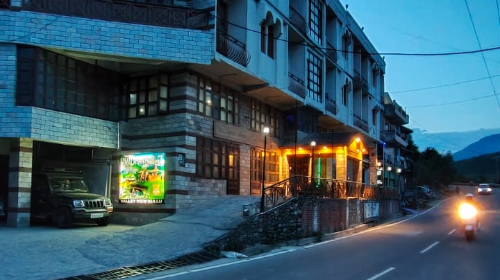 Octave Himalayan Hamlet