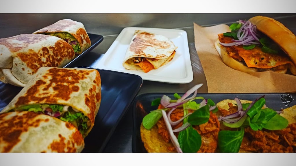 Mama Fina Ponteareas — Comida y bebida