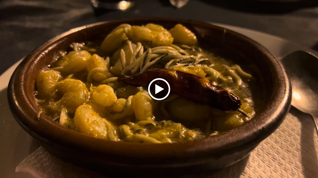 Restaurante La Charca — Videos
