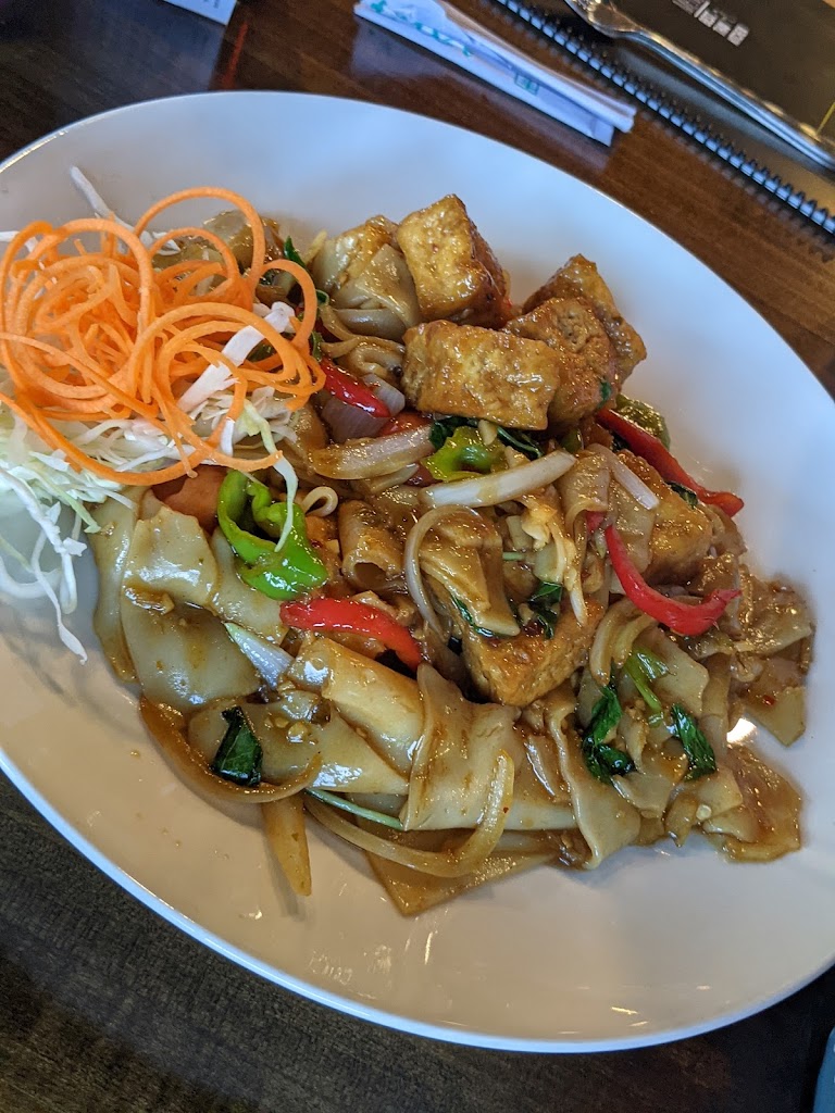 Red Bar Sushi & Best Thai Kitchen