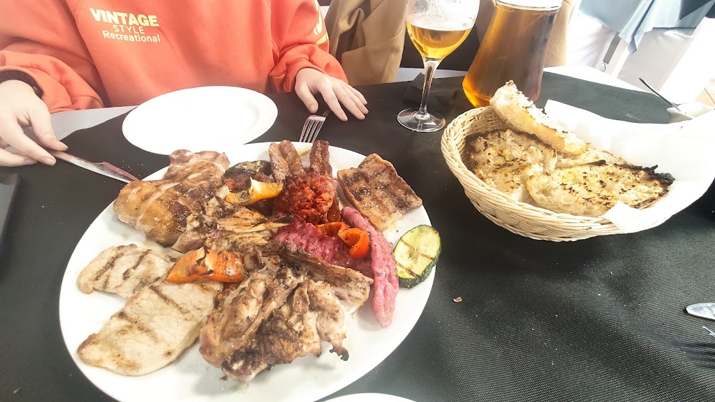 Bar Saboy — Comida y bebida