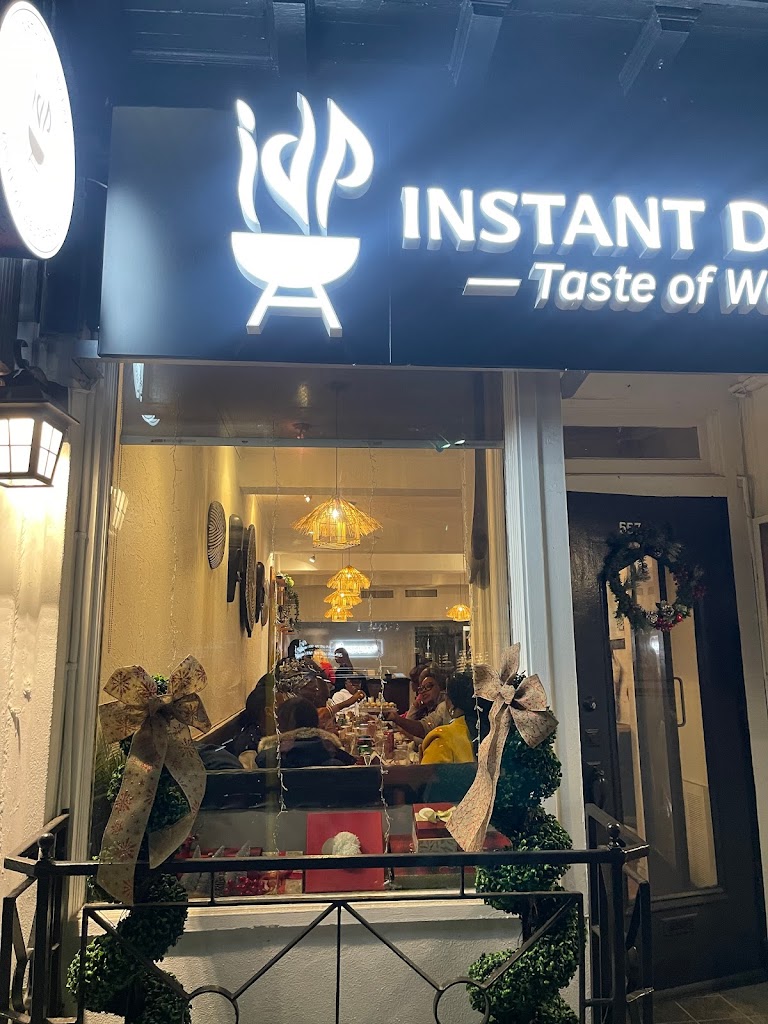 Instant du palais in Toronto