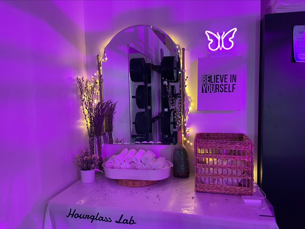  Hourglass Lab - All Women’s Private Gym