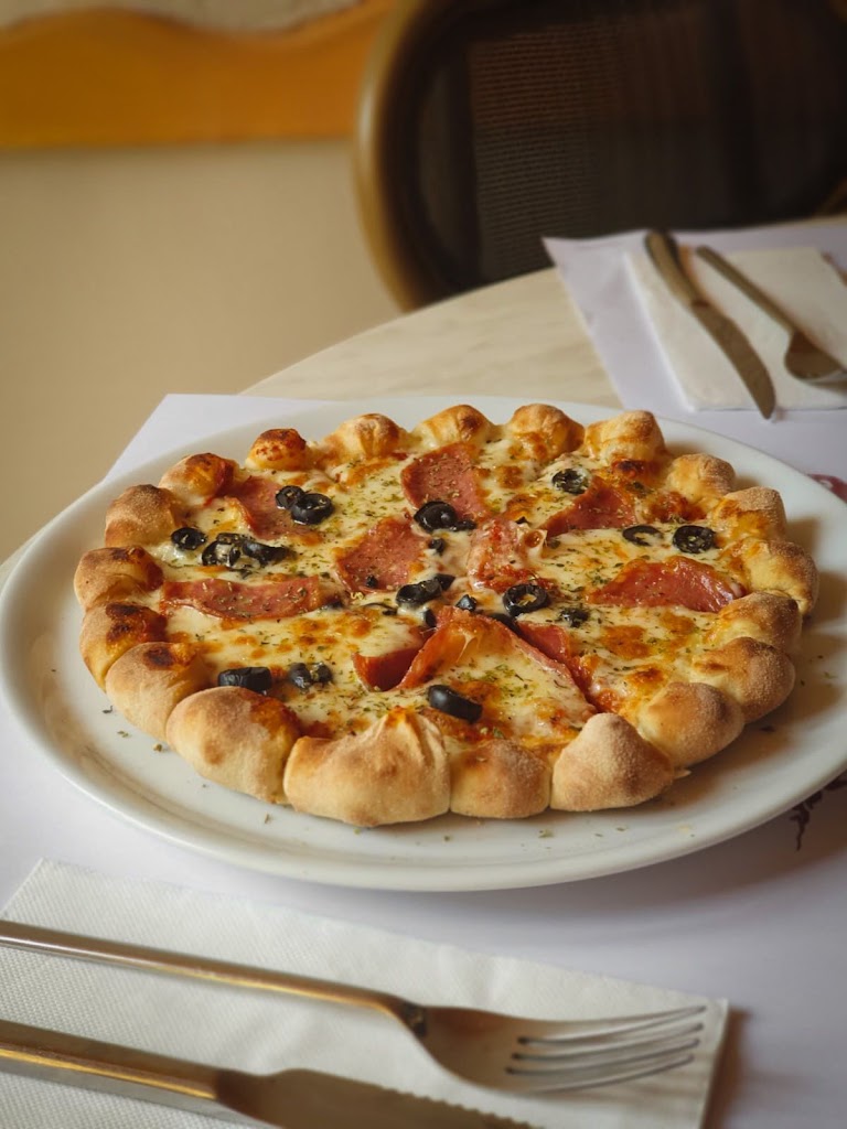 Cafeteria Bar Monika — Pizza