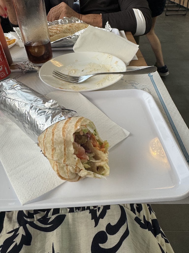 AVARIS KEBAB — Comida y bebida