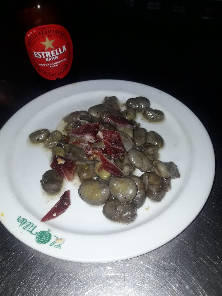 Quim's Snack-bar — Comida y bebida