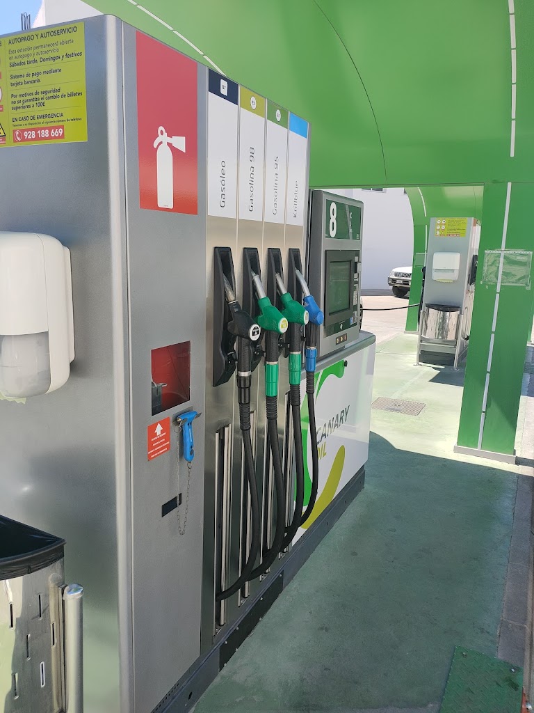 Gasolinera Canaryoil — Estacion de servicio