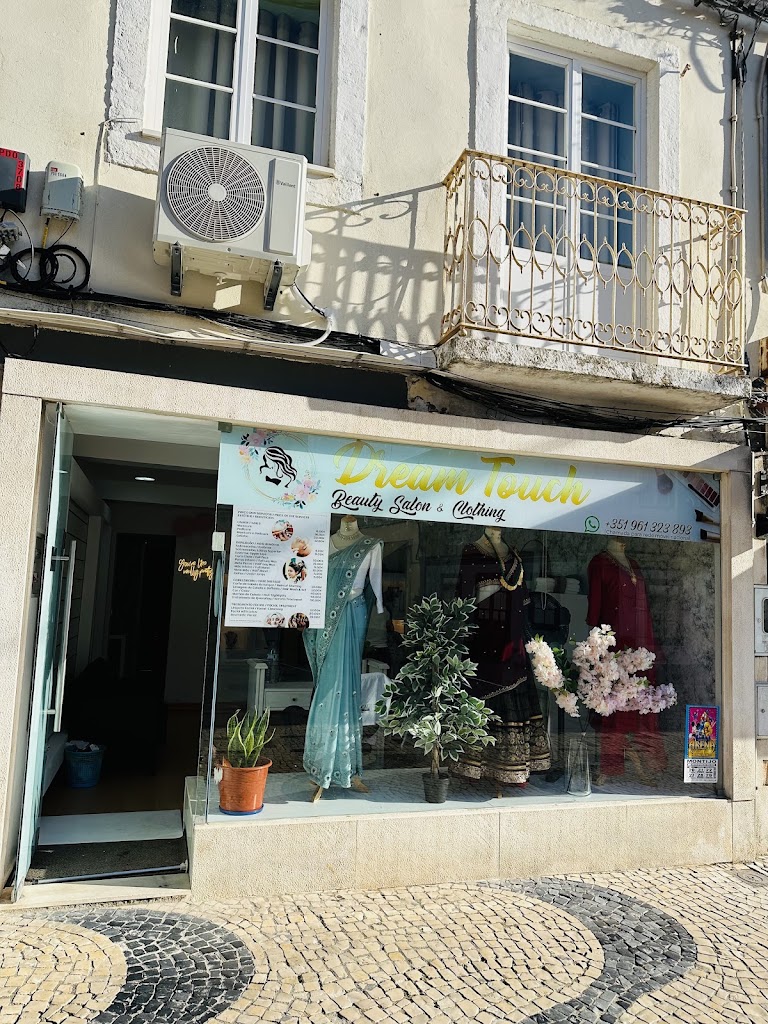 Dream Touch Beauty Salon and Clothing — Del propietario