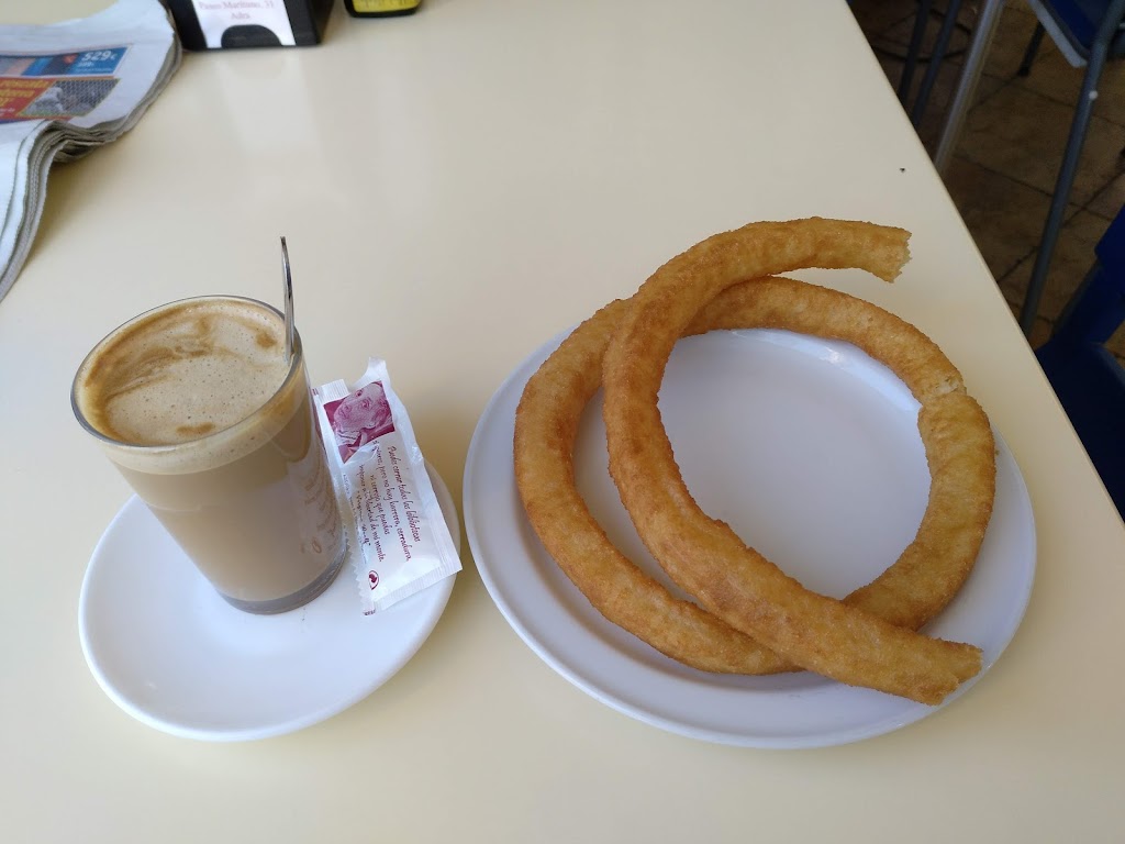 Pub Las Palmeras — Comida y bebida