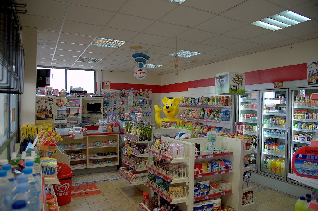 Estacion de Servicio Repsol — Interior