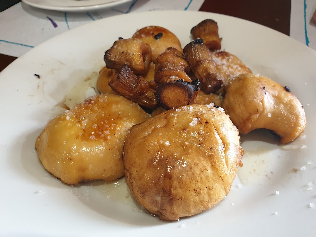 Vinoteca El Capricho — Comida y bebida