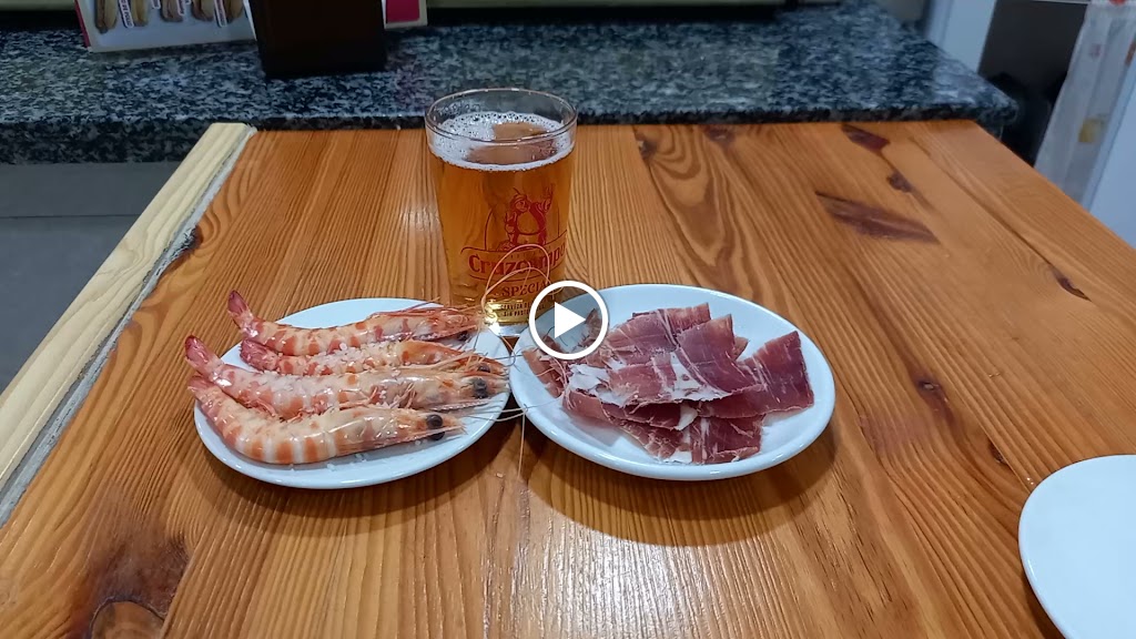Bar C.B.C. — Comida y bebida