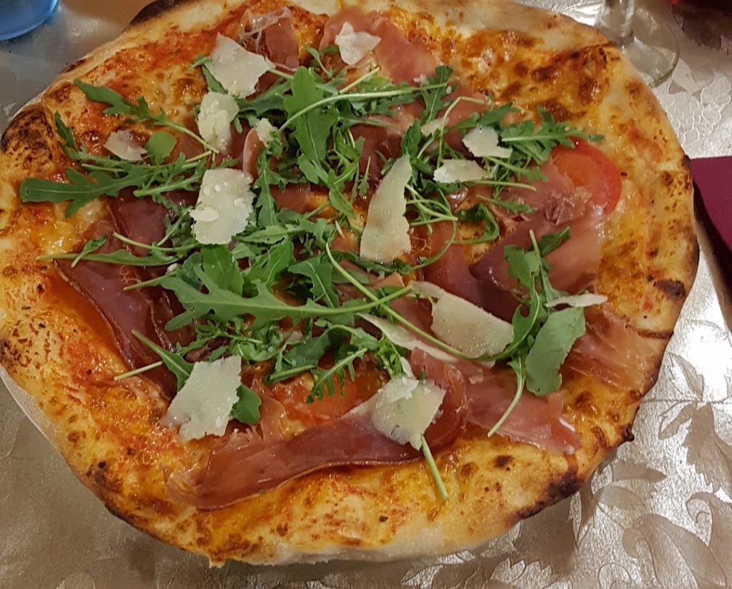 Restaurant Pizzeria Di Roma — Comida y bebida