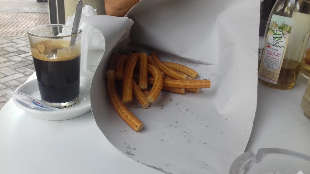 Bar Chiringuito — Comida y bebida