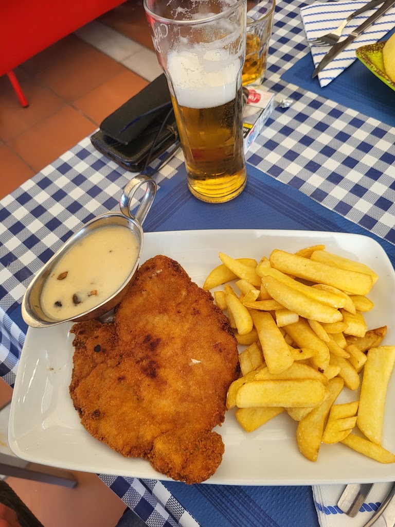 Don Genis Tapas and Pizzas — Papas fritas