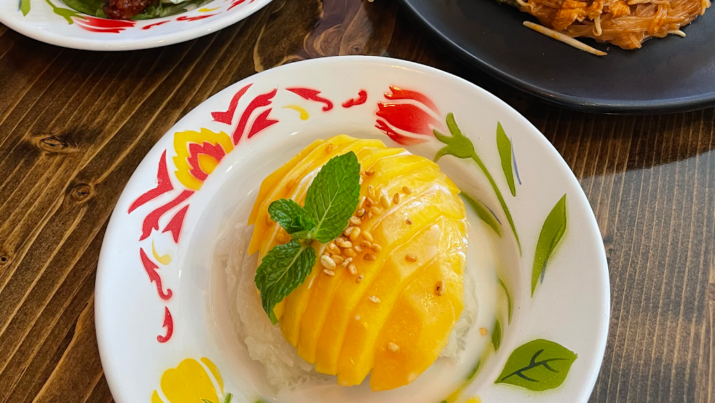 D E Thai Kitchen